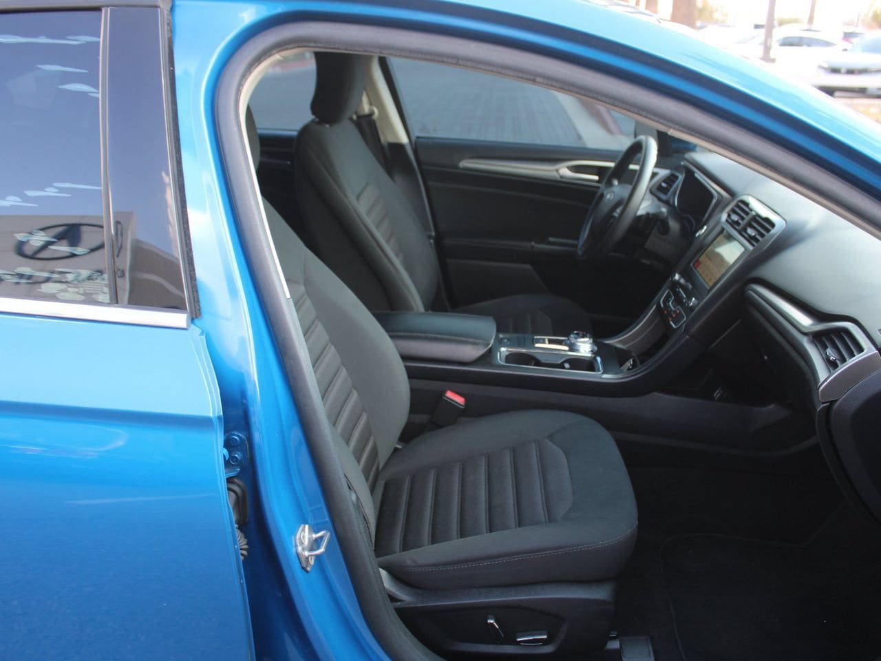 Used 2019 Ford Fusion SE FWD image 15