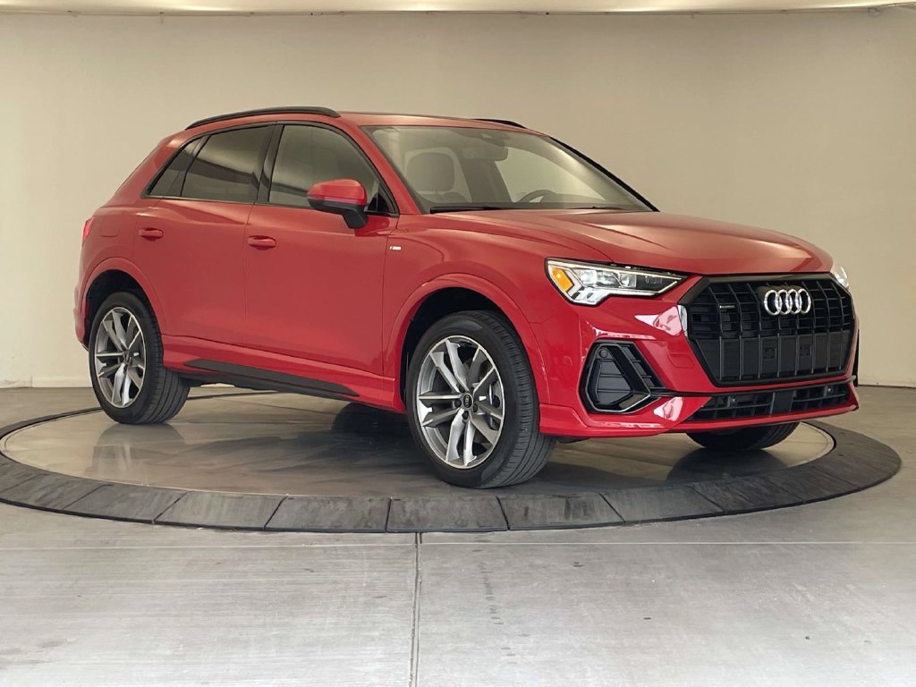 Certified 2025 Audi Q3 2.0T Premium w/ Convenience Package AWD/4WD image 9