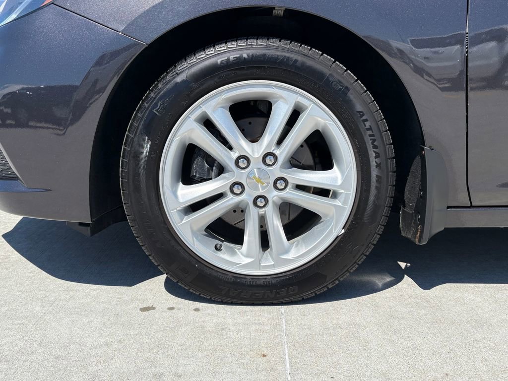 Used 2017 Chevrolet Cruze LT FWD image 31