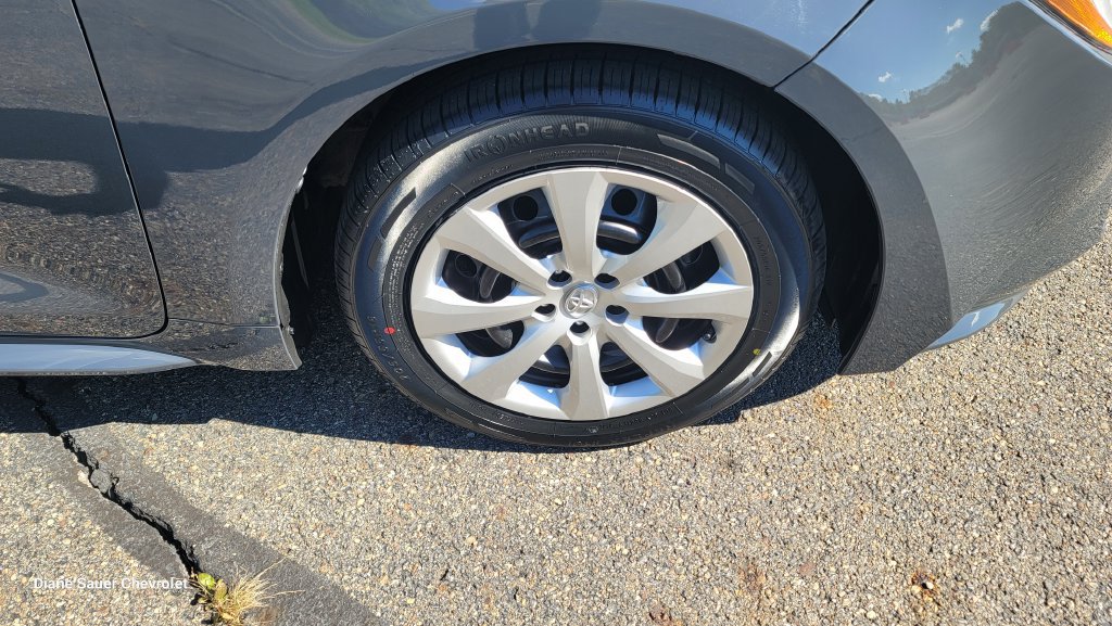 Used 2024 Toyota Corolla LE FWD image 15