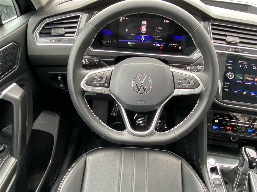 Certified 2023 Volkswagen Tiguan SE w/ Panoramic Sunroof Package image 5