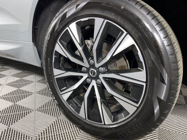 Used 2025 Volvo XC60 B5 Plus image 13