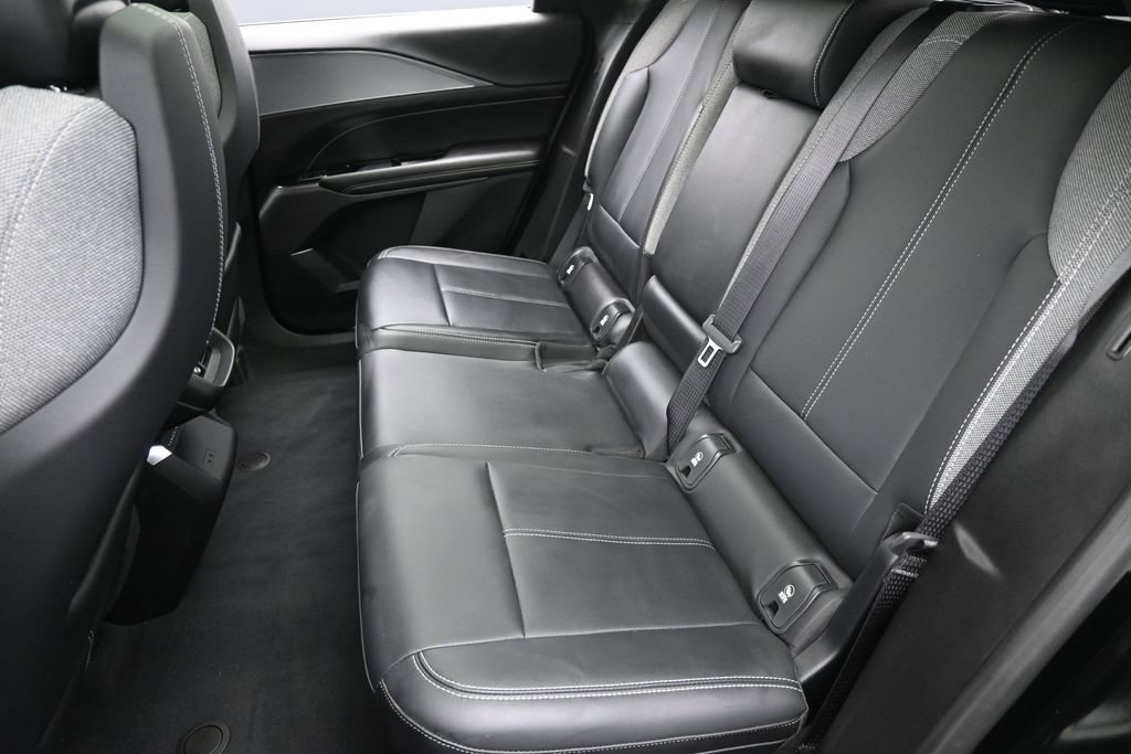 Used 2024 Cadillac Lyriq Tech w/ Driver Assist Package AWD/4WD image 30