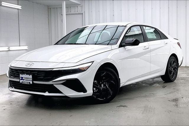 New 2026 Hyundai Elantra SEL FWD image 2