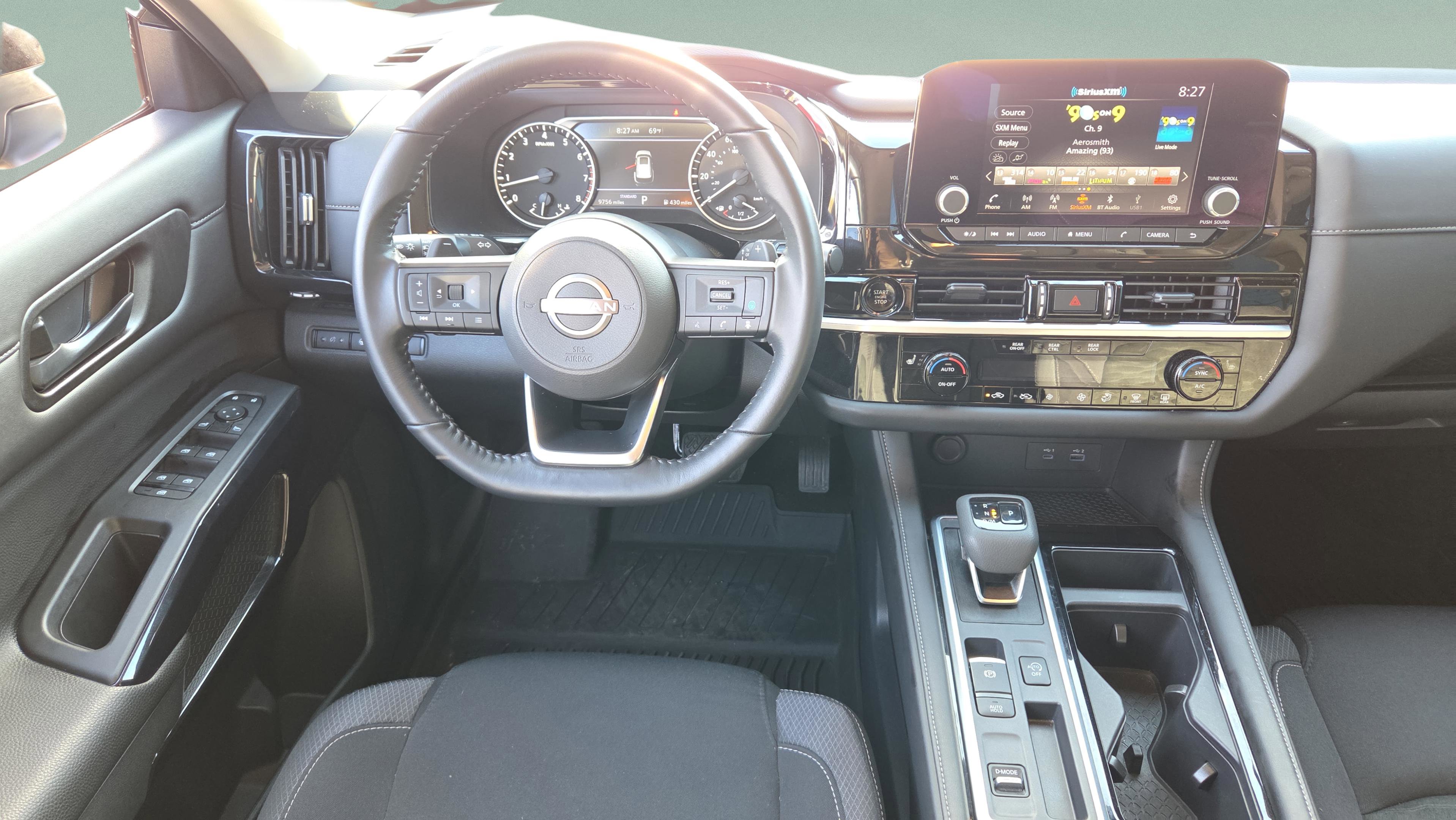 Certified 2025 Nissan Pathfinder SV image 14