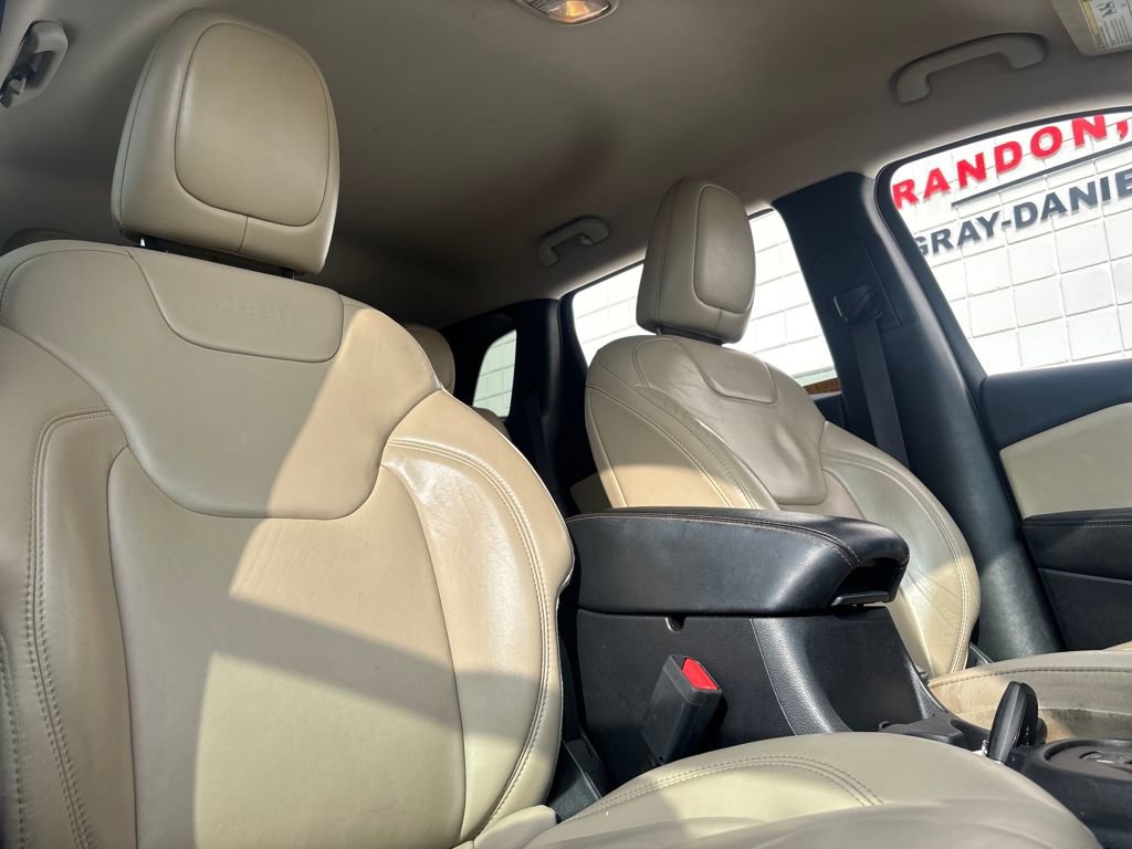 Used 2016 Jeep Cherokee Limited image 26