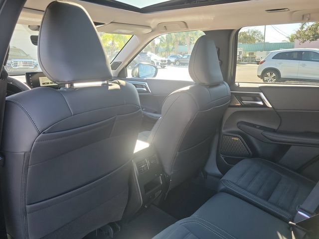 New 2026 Mitsubishi Outlander SE FWD image 15