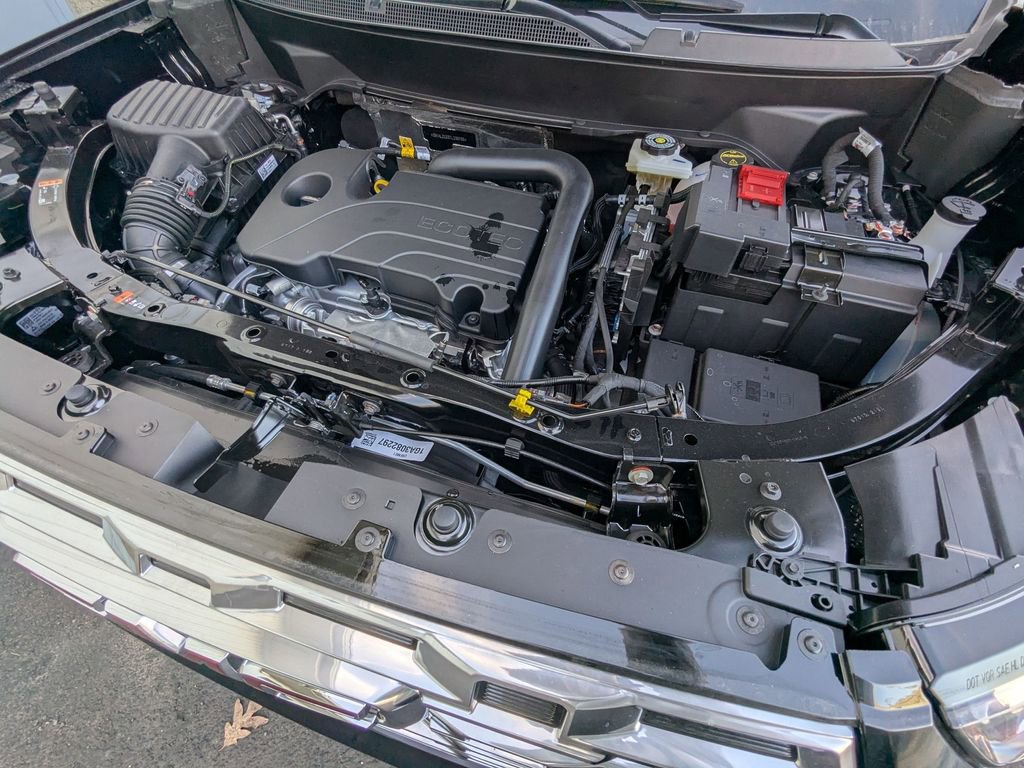 New 2026 GMC Terrain Denali w/ LPO, Floor Liner Package image 8