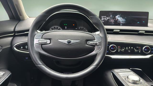 Used 2022 Genesis GV70 2.5T AWD/4WD image 9