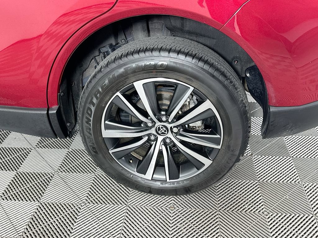 Used 2022 Toyota Venza LE AWD/4WD image 38