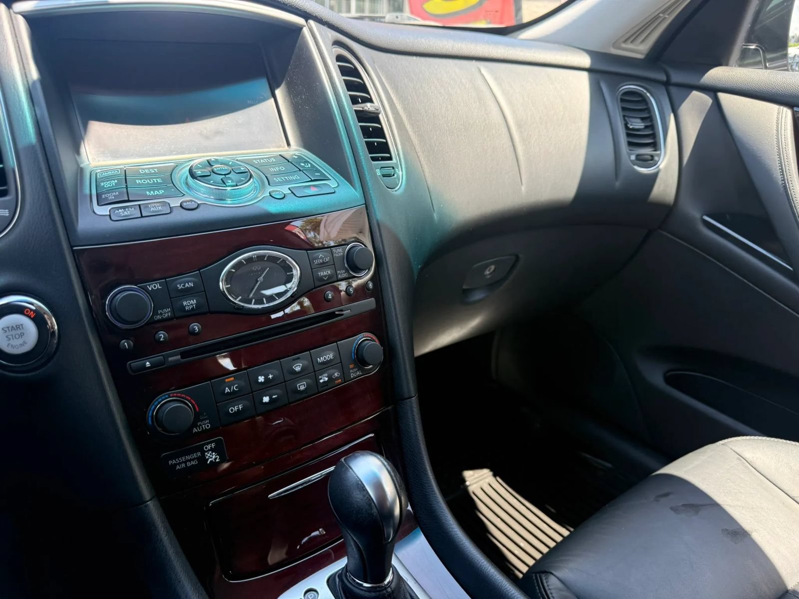 Used 2016 INFINITI QX50 AWD w/ Premium Plus Package image 31
