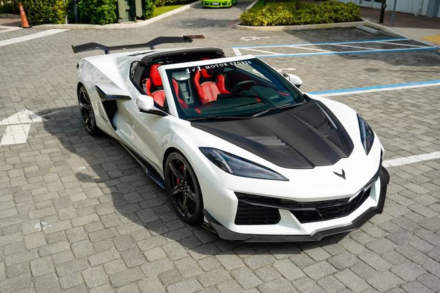 Used 2024 Chevrolet Corvette Z06 w/ Z07 Performance Package RWD image 39