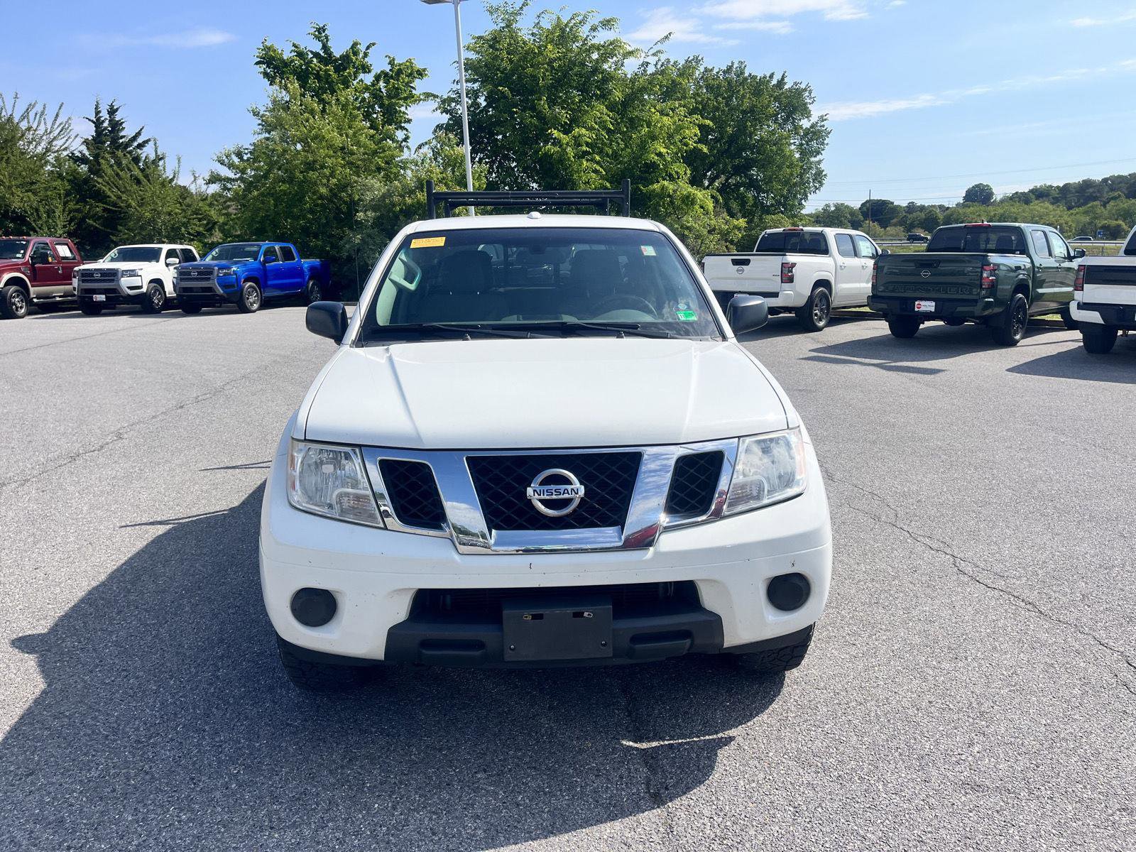 Used 2018 Nissan Frontier SV AWD/4WD image 2