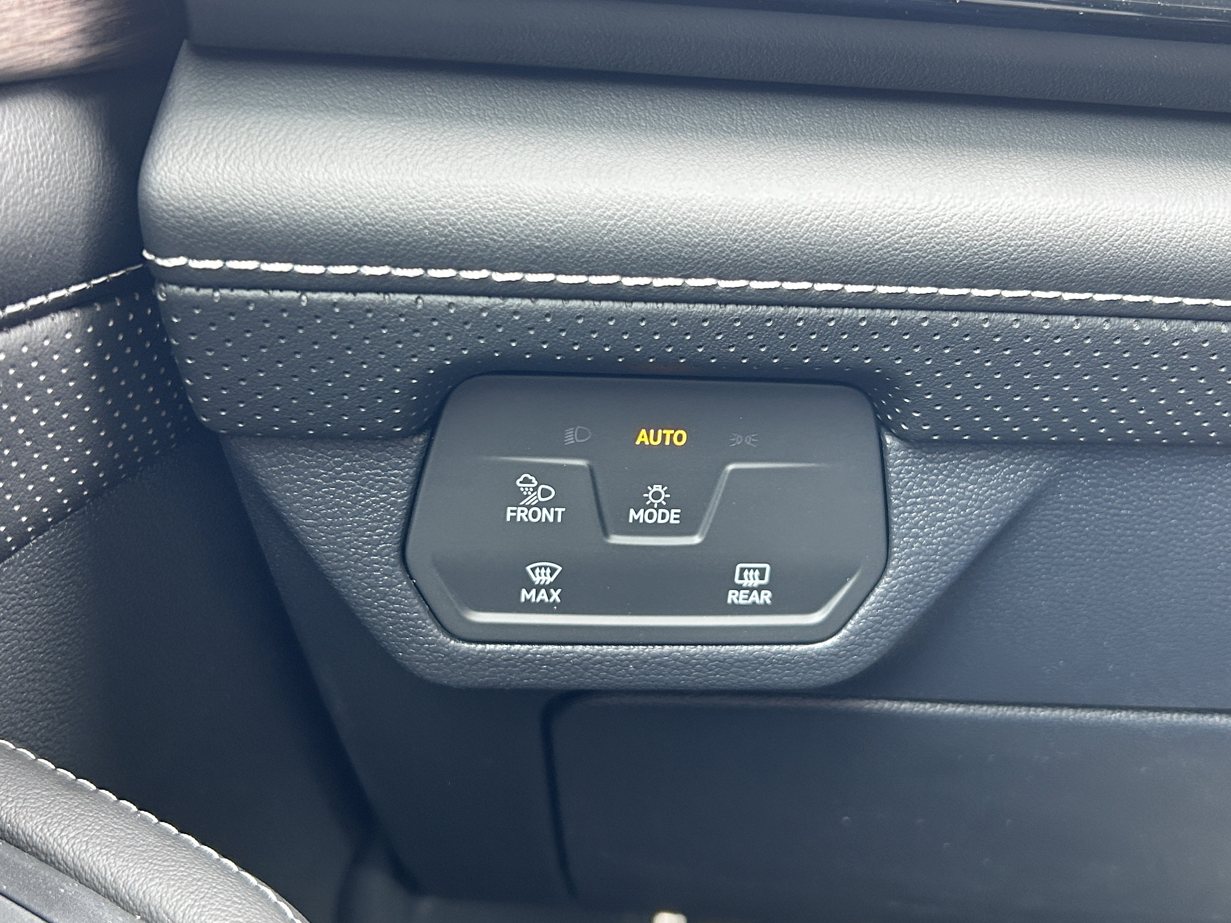 New 2026 Volkswagen Atlas SEL Premium R-Line image 19