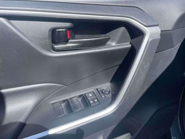 Used 2020 Toyota RAV4 LE w/ All Weather Liner Package AWD/4WD image 19