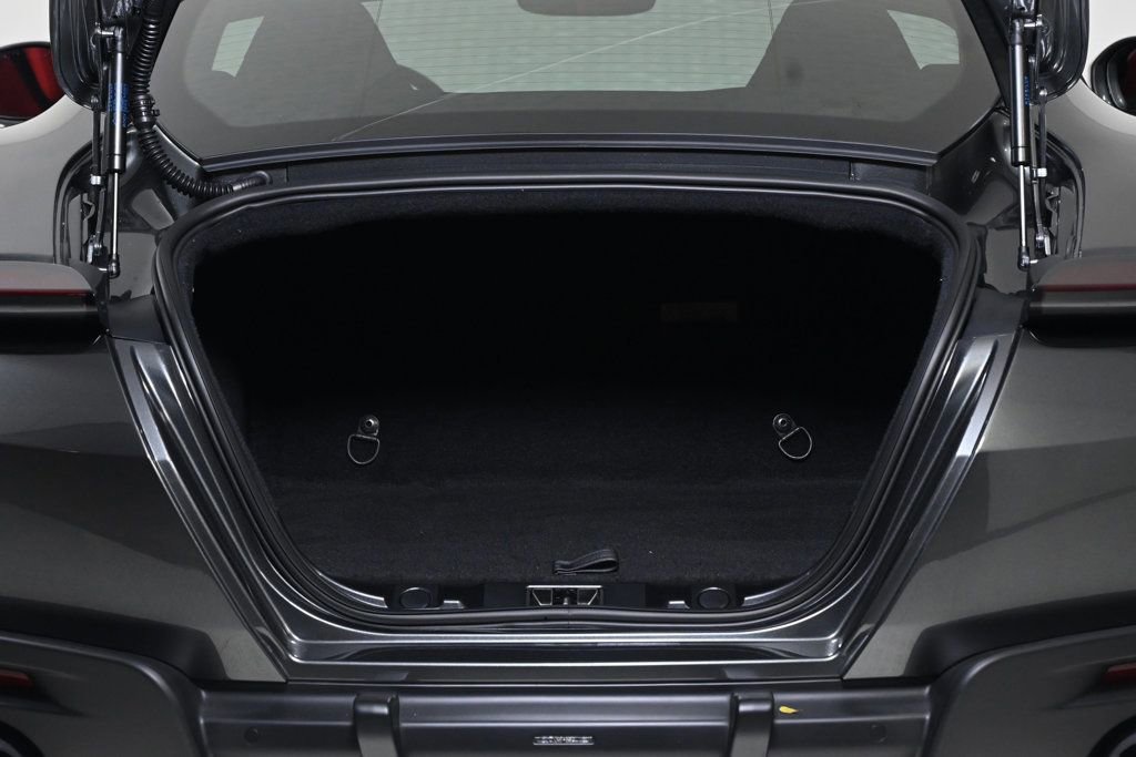 Used 2024 Ferrari Roma image 27