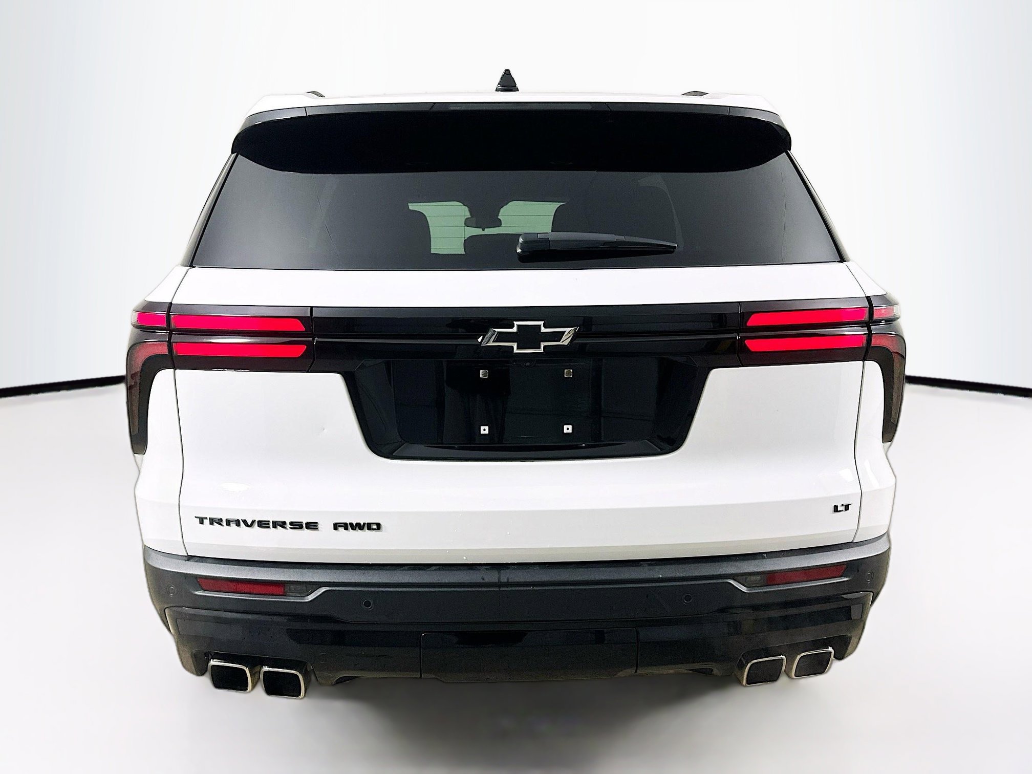 Used 2024 Chevrolet Traverse LT w/ Midnight/Sport Edition image 7