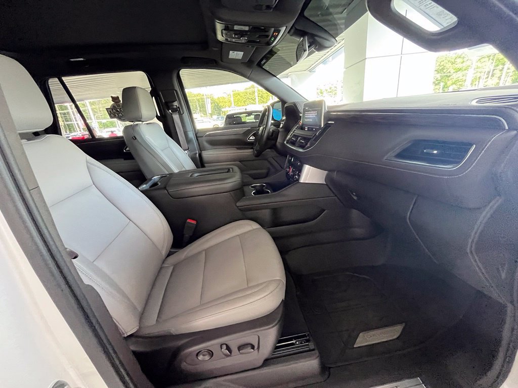 Used 2021 Chevrolet Tahoe Z71 w/ Luxury Package AWD/4WD image 18