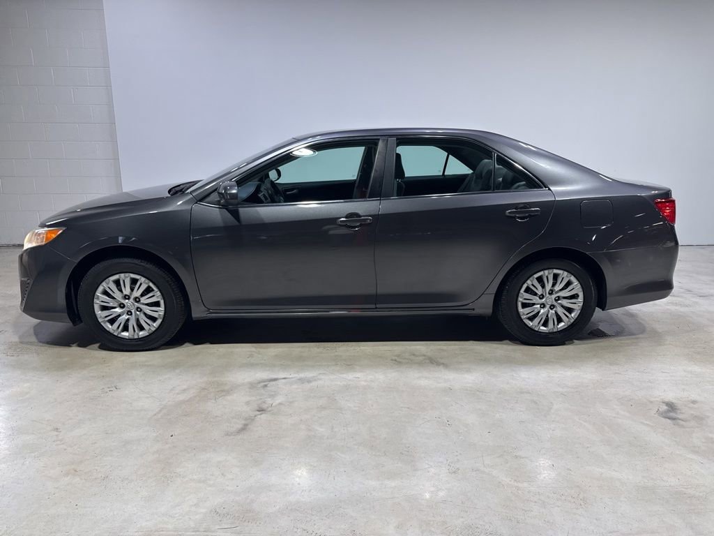 Used 2014 Toyota Camry LE FWD image 4