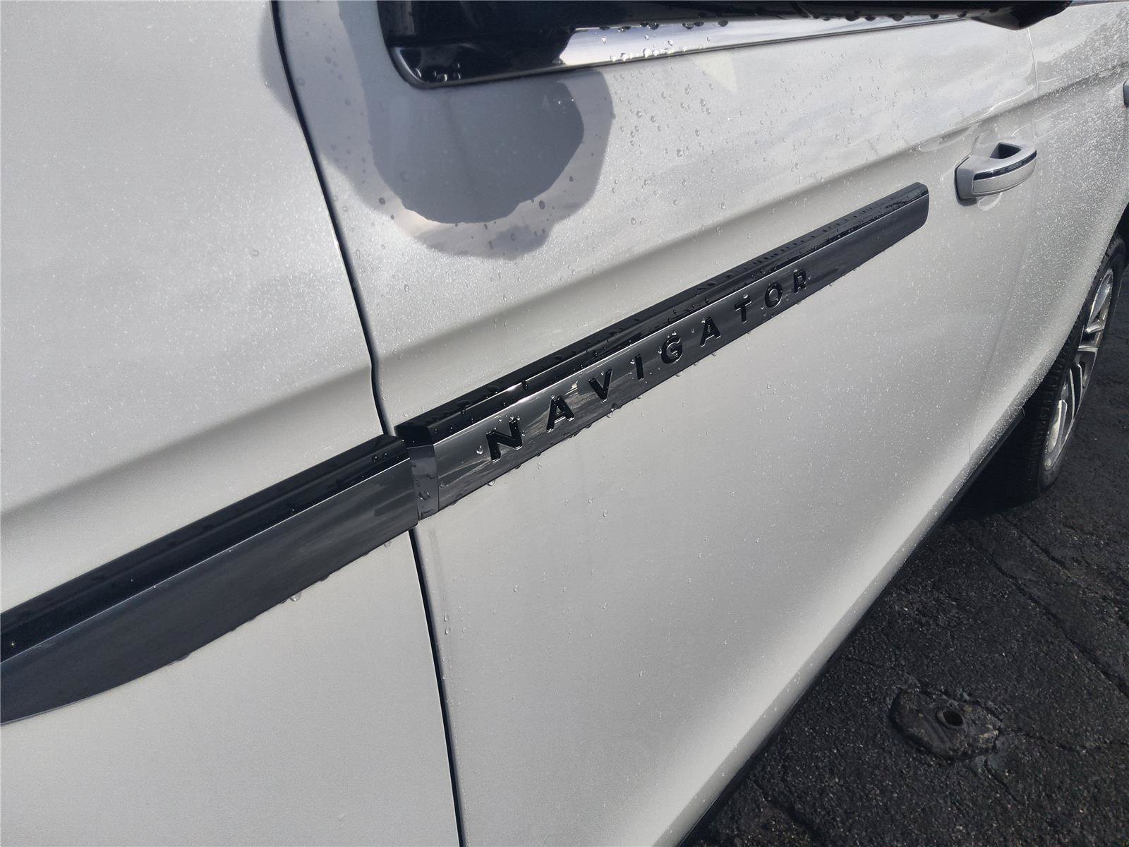New 2027 Lincoln Navigator Reserve AWD/4WD image 11