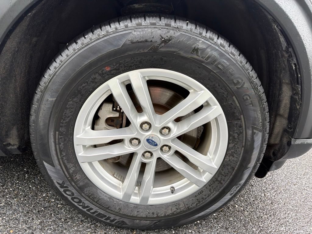 Used 2023 Ford Explorer XLT AWD/4WD image 13