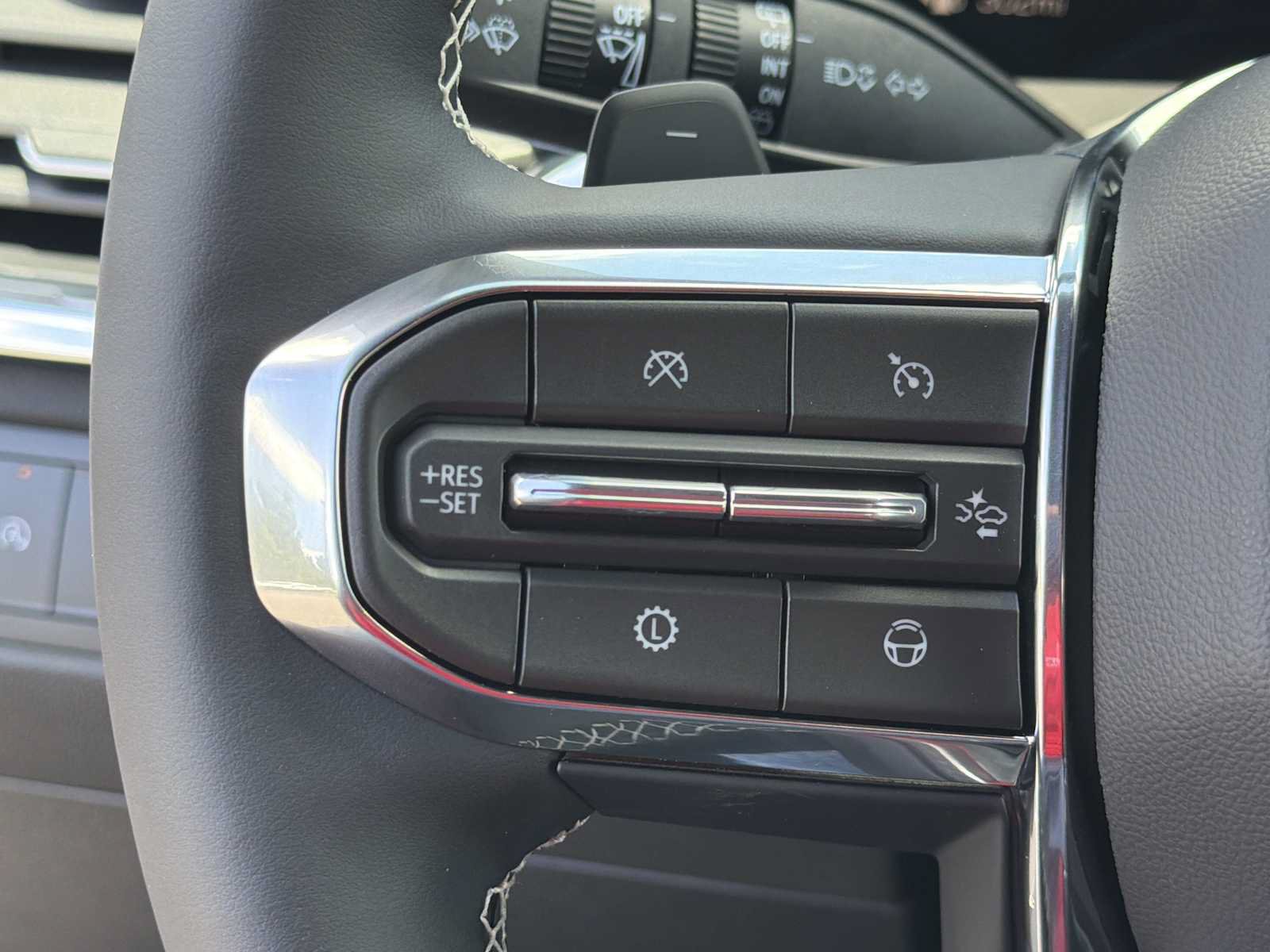 New 2026 GMC Acadia Denali Ultimate FWD image 11
