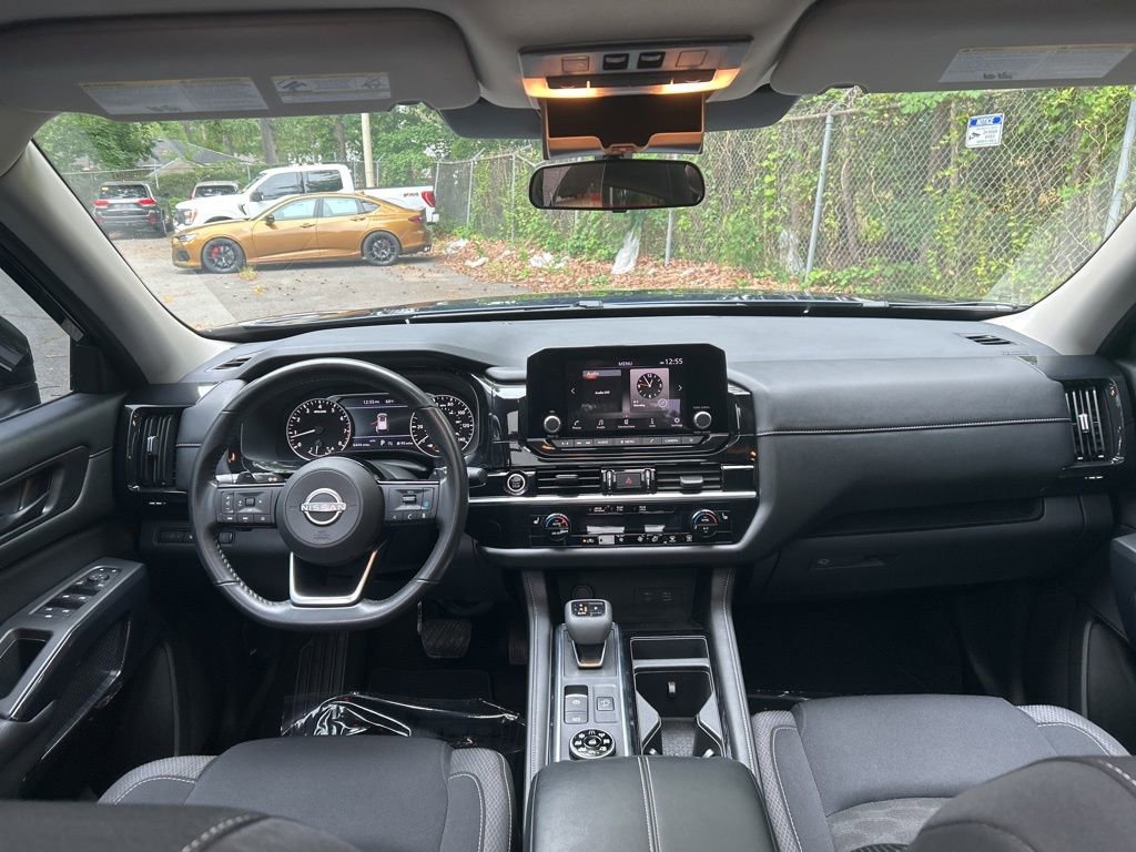 Used 2023 Nissan Pathfinder SV w/ SV Premium Package AWD/4WD image 29