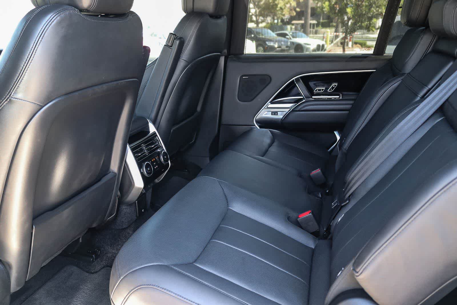 Used 2023 Land Rover Range Rover Long Wheelbase SE AWD/4WD image 17