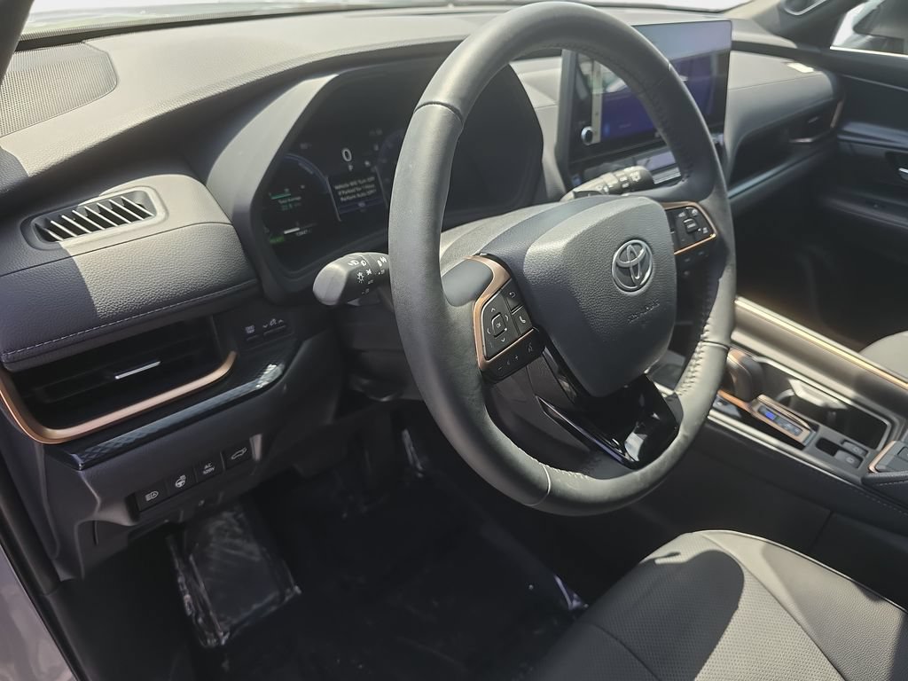 Used 2025 Toyota Grand Highlander AWD Hybrid image 28