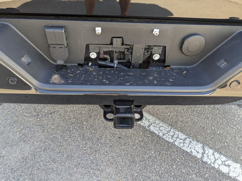 Used 2024 Chevrolet Silverado 1500 High Country w/ Technology Package AWD/4WD image 37