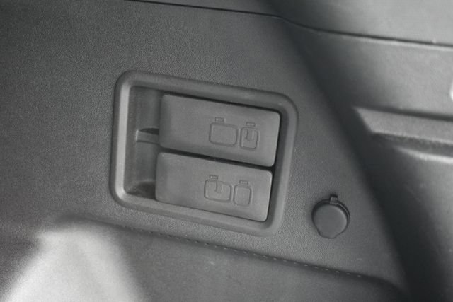 Used 2018 Chevrolet Equinox LT FWD image 39