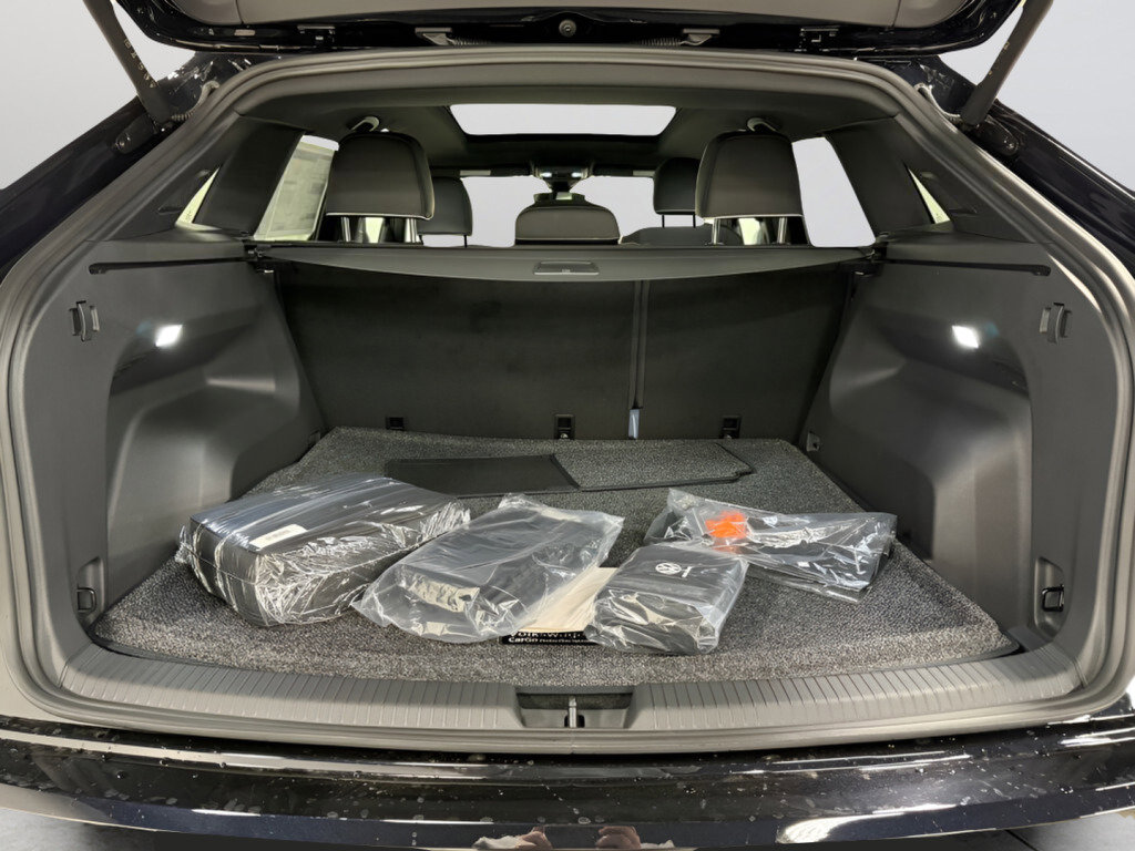 New 2026 Volkswagen Atlas Cross Sport SEL Premium R-Line image 9