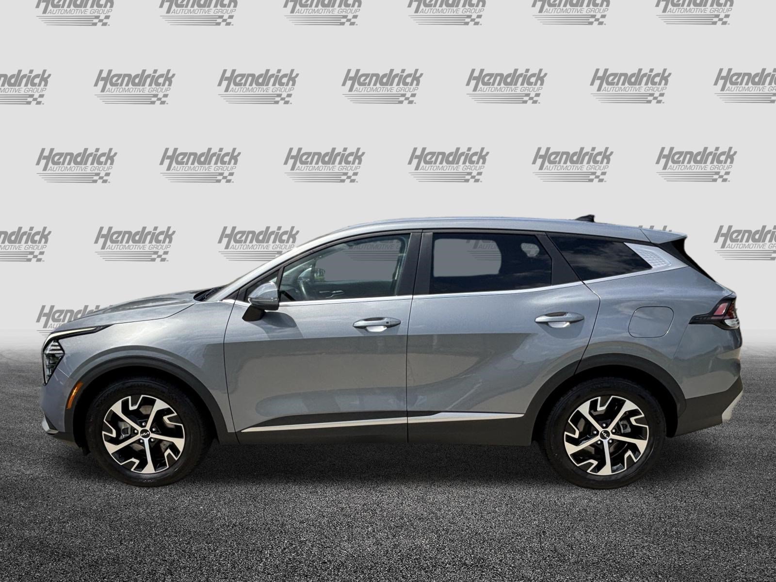 Used 2025 Kia Sportage EX FWD image 7