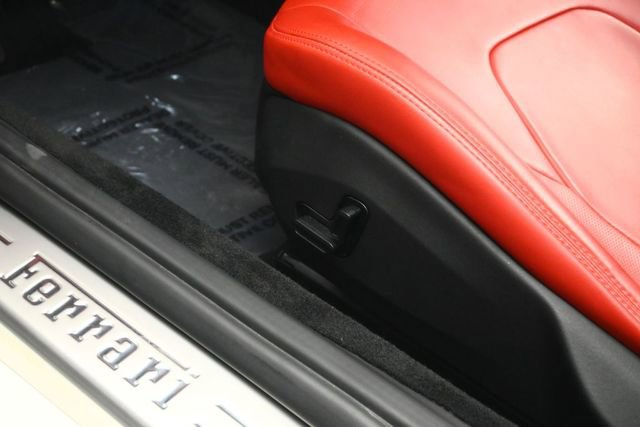 Used 2020 Ferrari Portofino RWD image 42