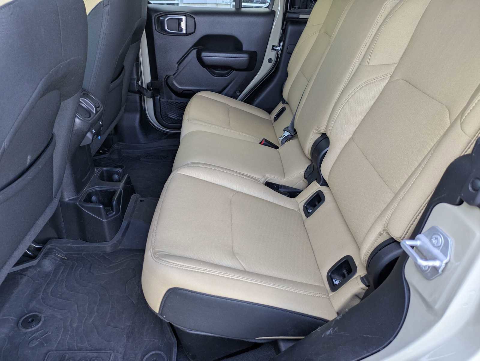 Used 2022 Jeep Gladiator Sport image 16