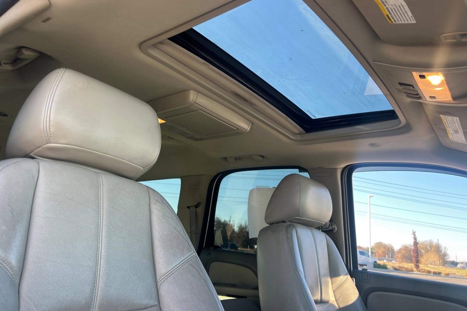 Used 2013 Chevrolet Tahoe LT w/ Luxury Package image 16