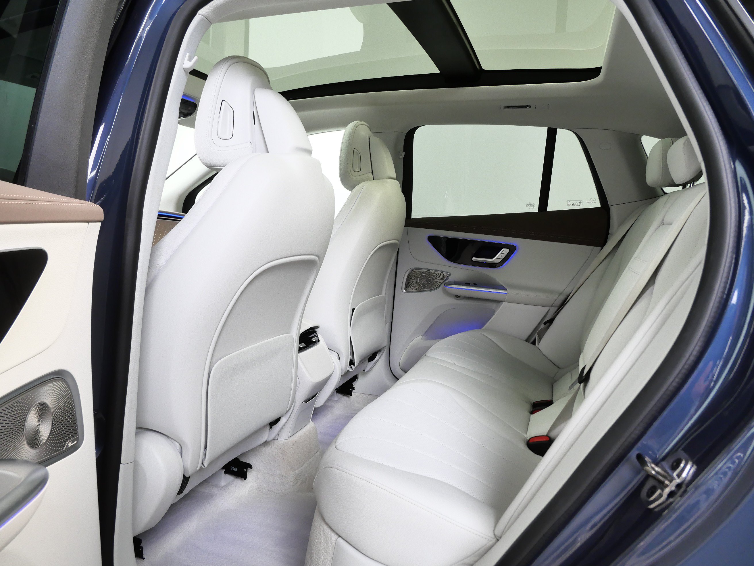 Certified 2023 Mercedes-Benz EQE 350+ 4MATIC SUV w/ Exclusive Trim Package image 16