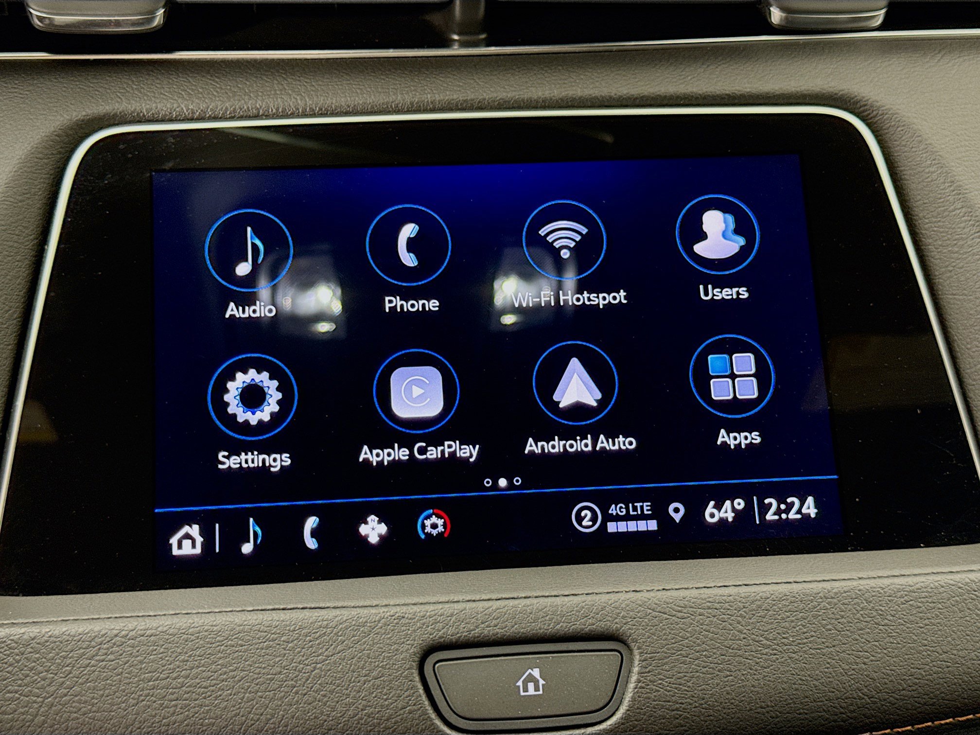 Used 2023 Cadillac XT4 Sport w/ Cold Weather Package image 13