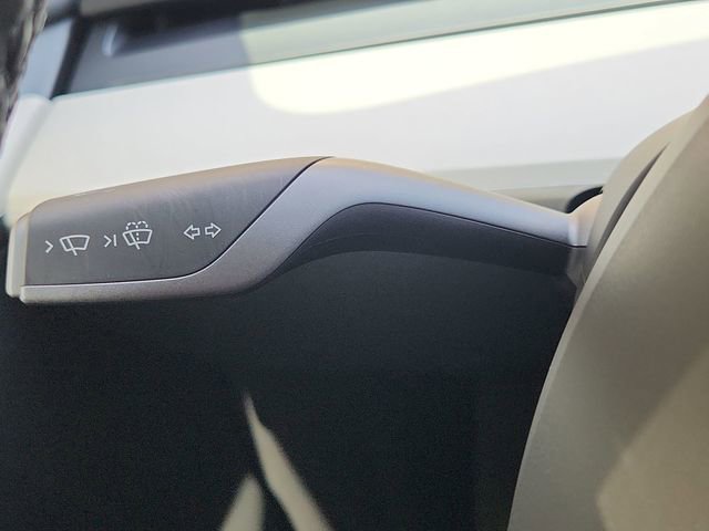 Used 2024 Tesla Model Y Performance image 17