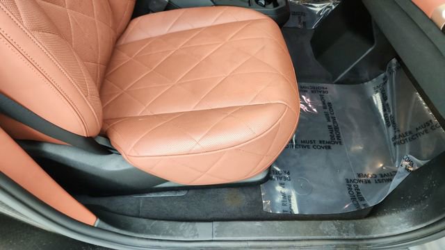 Used 2024 BMW iX xDrive50 w/ Premium Package AWD/4WD image 22