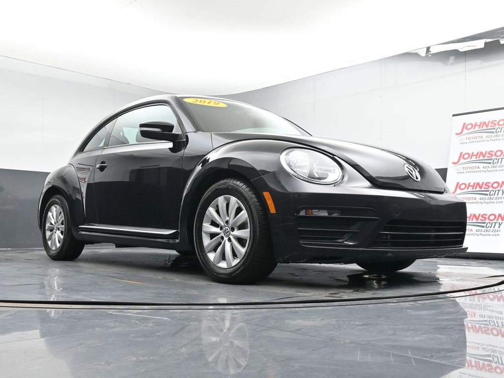 Used 2019 Volkswagen Beetle 2.0T S image 33