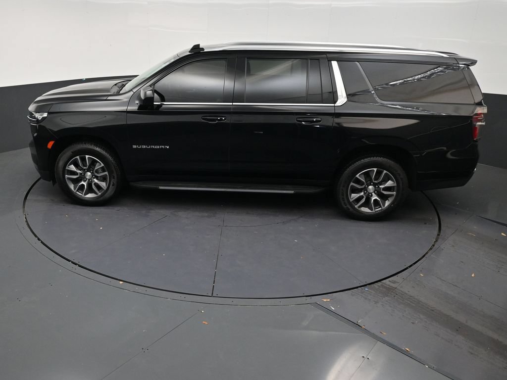 Used 2021 Chevrolet Suburban LT AWD/4WD image 12