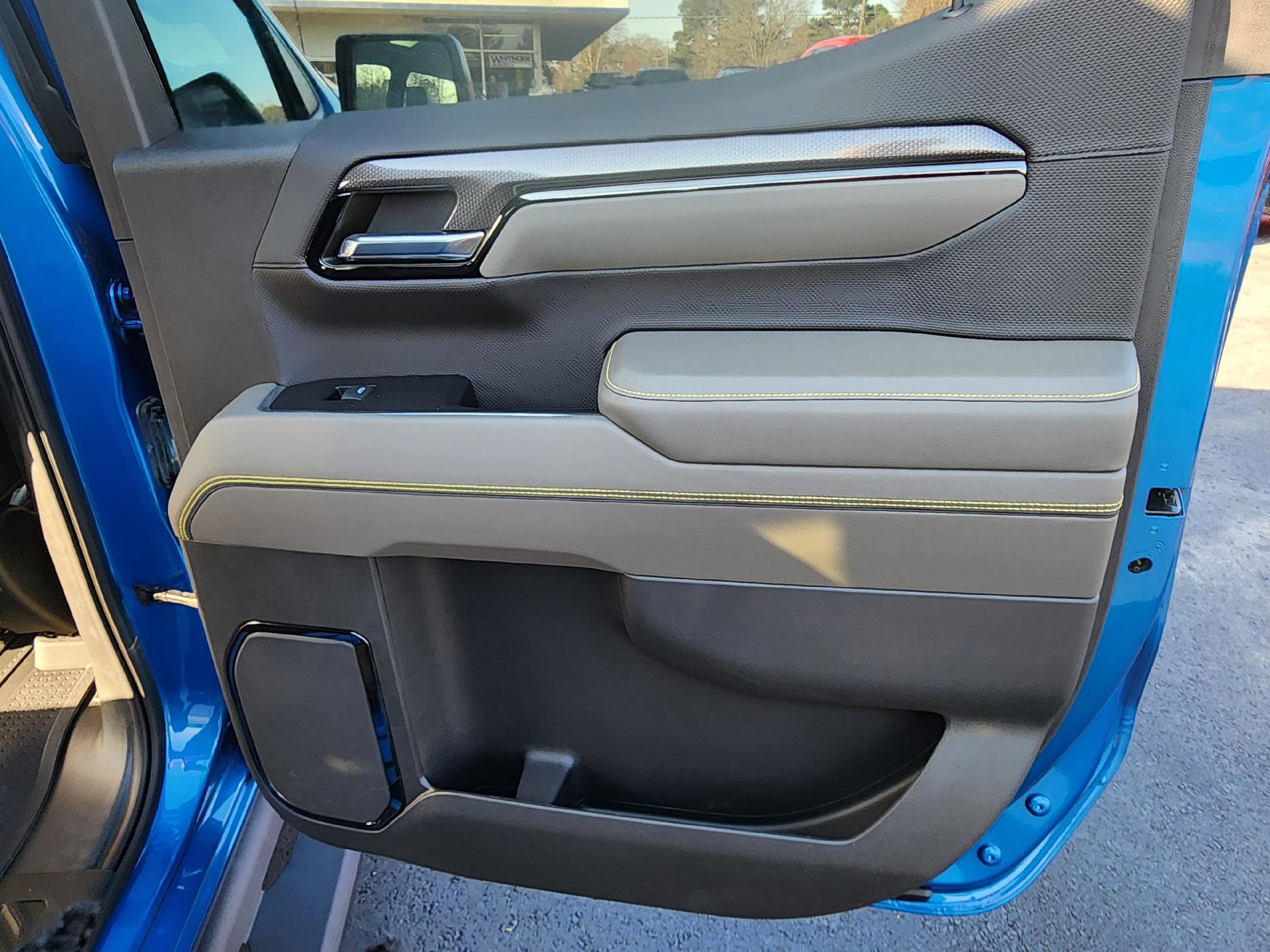 Used 2022 Chevrolet Silverado 1500 ZR2 w/ Technology Package image 15