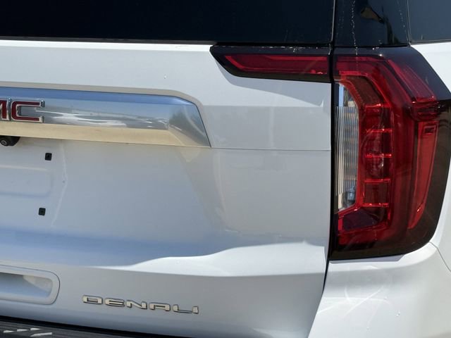 Used 2024 GMC Yukon XL Denali RWD image 7