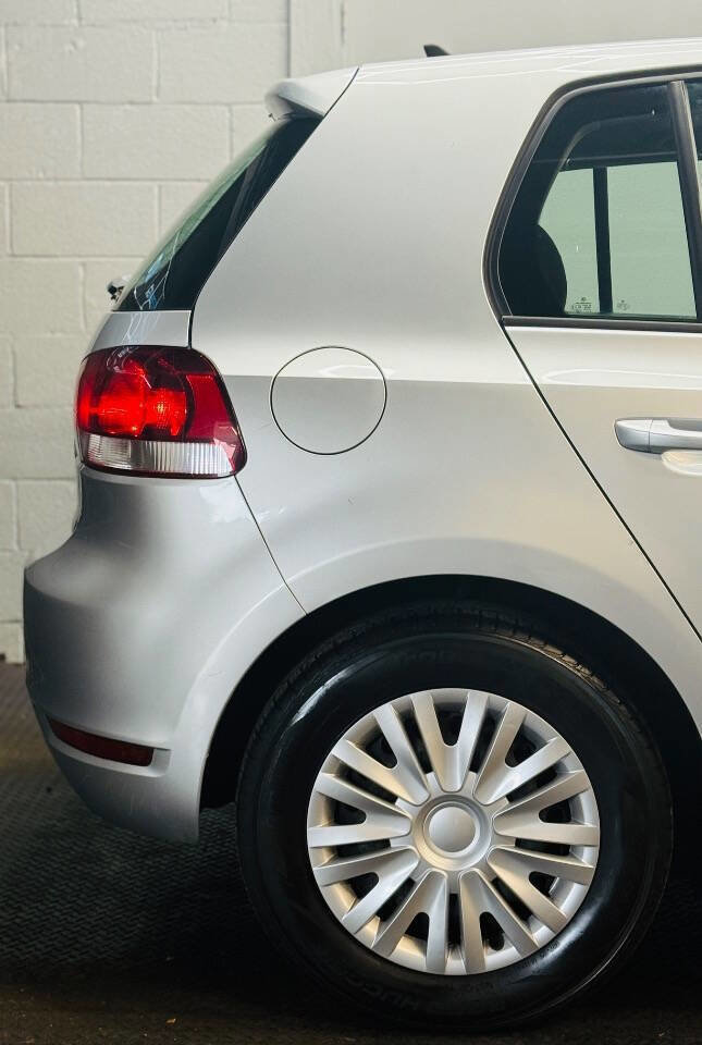Used 2014 Volkswagen Golf 4-Door FWD image 5