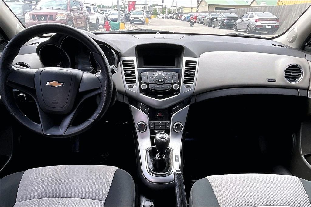 Used 2011 Chevrolet Cruze LS FWD image 19