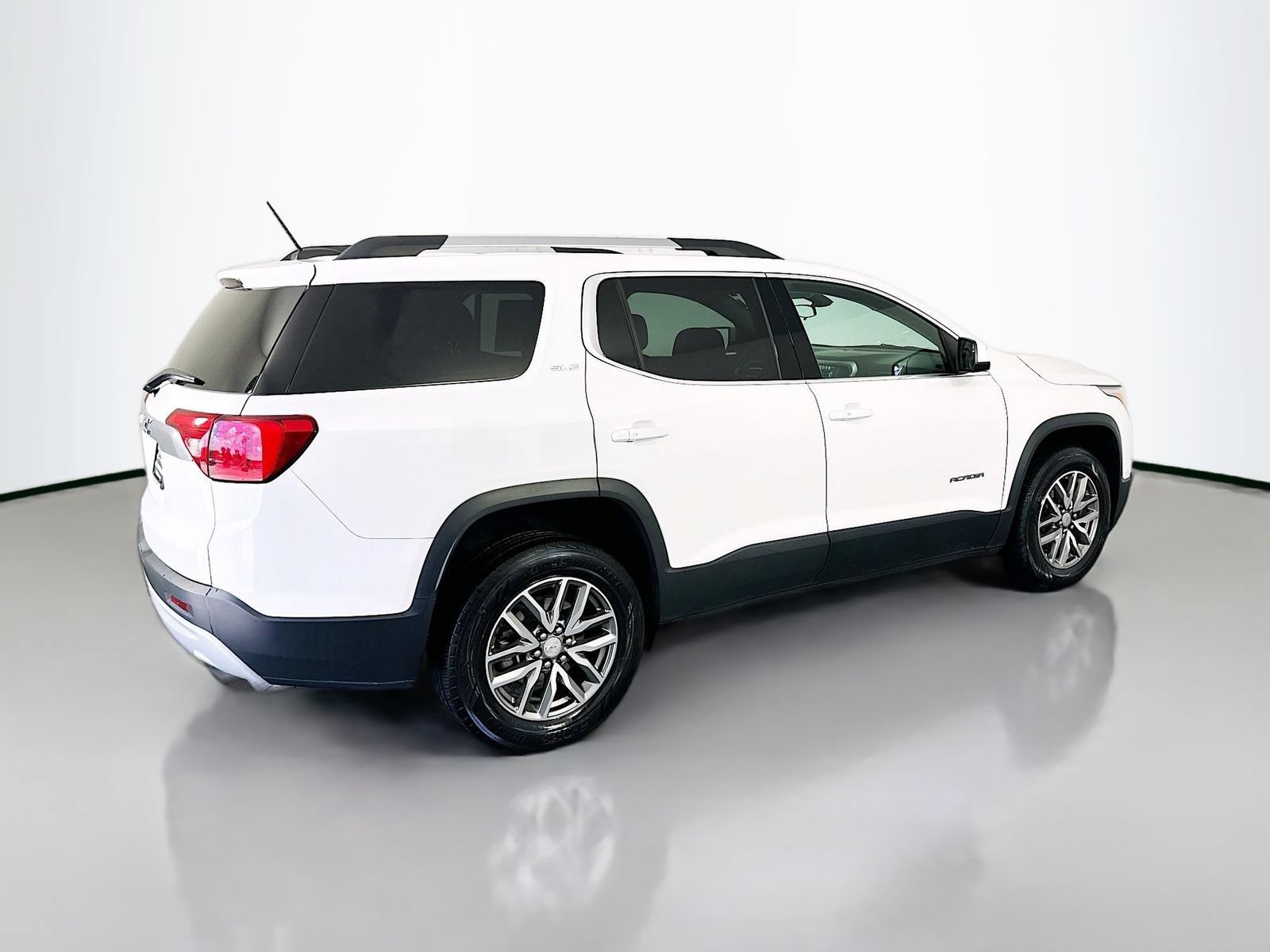 Used 2019 GMC Acadia SLE FWD image 7