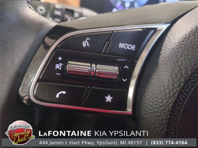 Certified 2025 Kia Seltos EX w/ EX Sunroof Package image 19