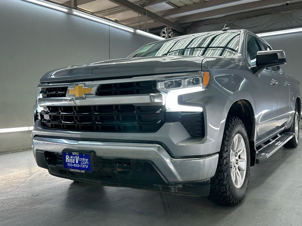 Used 2023 Chevrolet Silverado 1500 LT AWD/4WD image 4