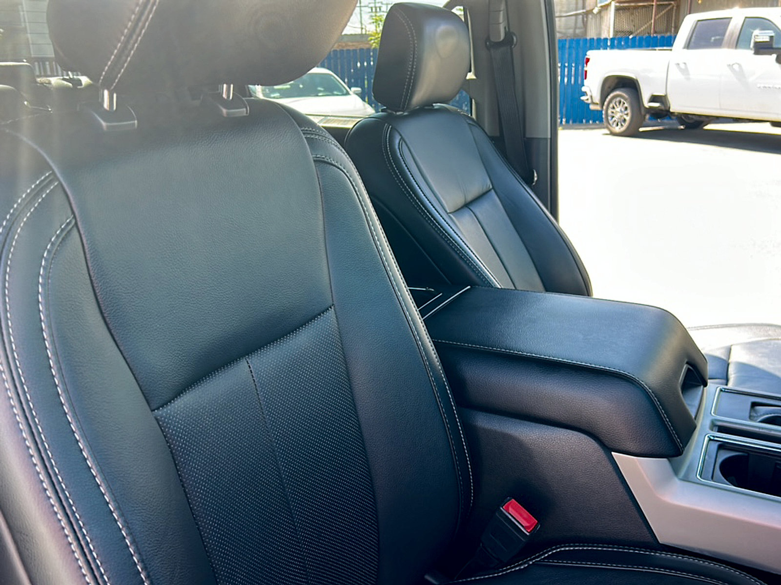 Used 2019 Ford F150 Lariat w/ Max Trailer Tow Package AWD/4WD image 29